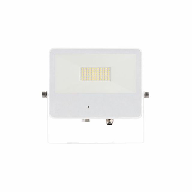 proiettore-sky-50w-luce-naturale-840-beneito-faure-bianco-con-sensore-a-microonde-ip65-ik08
