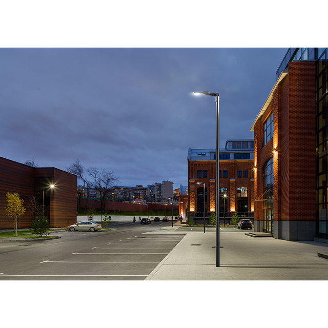 lampione-ushas-100w-luce-naturale-4000k-gealed-ip66